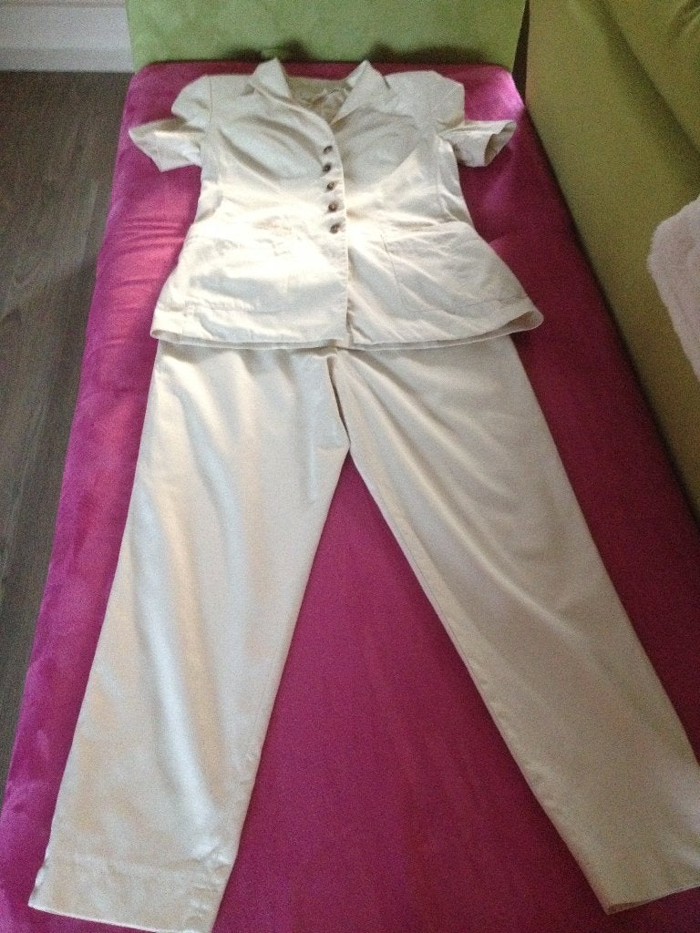 Escada kostuum met broek en rok 42, Kleding | Dames, Ophalen of Verzenden, Zo goed als nieuw, Maat 42/44 (L)