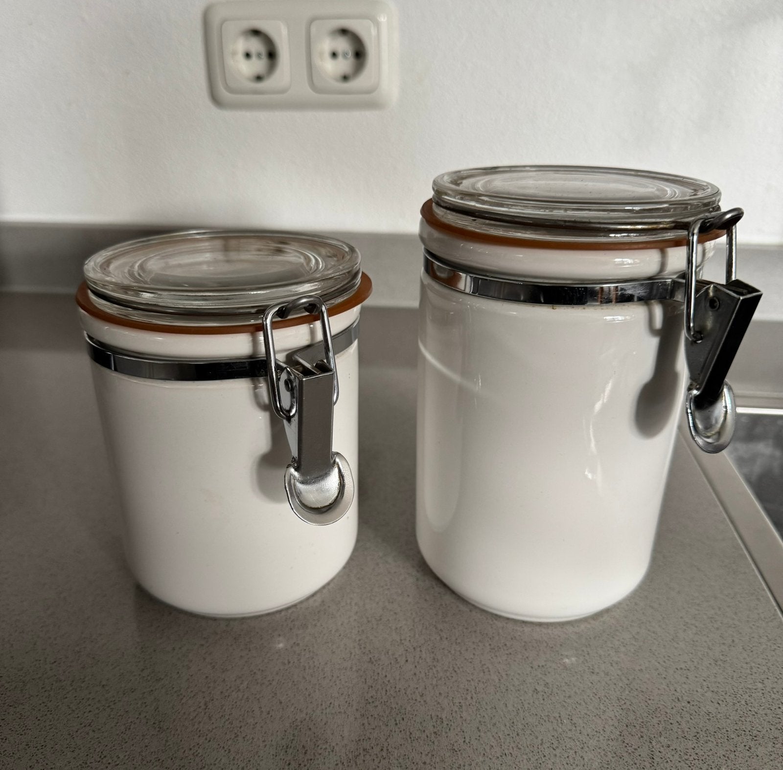 Twee aardewerk voorraadpotten, Huis en Inrichting, Keuken | Potten en Pannen, Ophalen, Zo goed als nieuw, Overige materialen, Pot, Bus of Blik