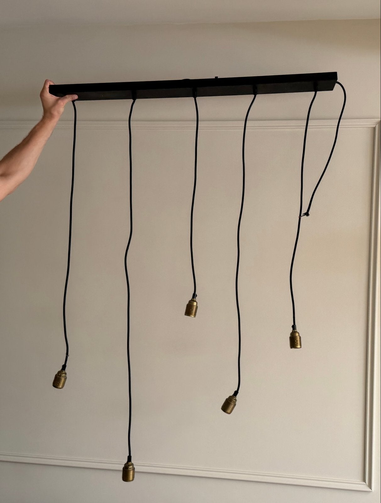 Moderne Zwart-Gouden Hanglamp met 5 Lichtpunten, Huis en Inrichting, Lampen | Hanglampen, Ophalen, Zo goed als nieuw, Metaal, E27 (groot)
