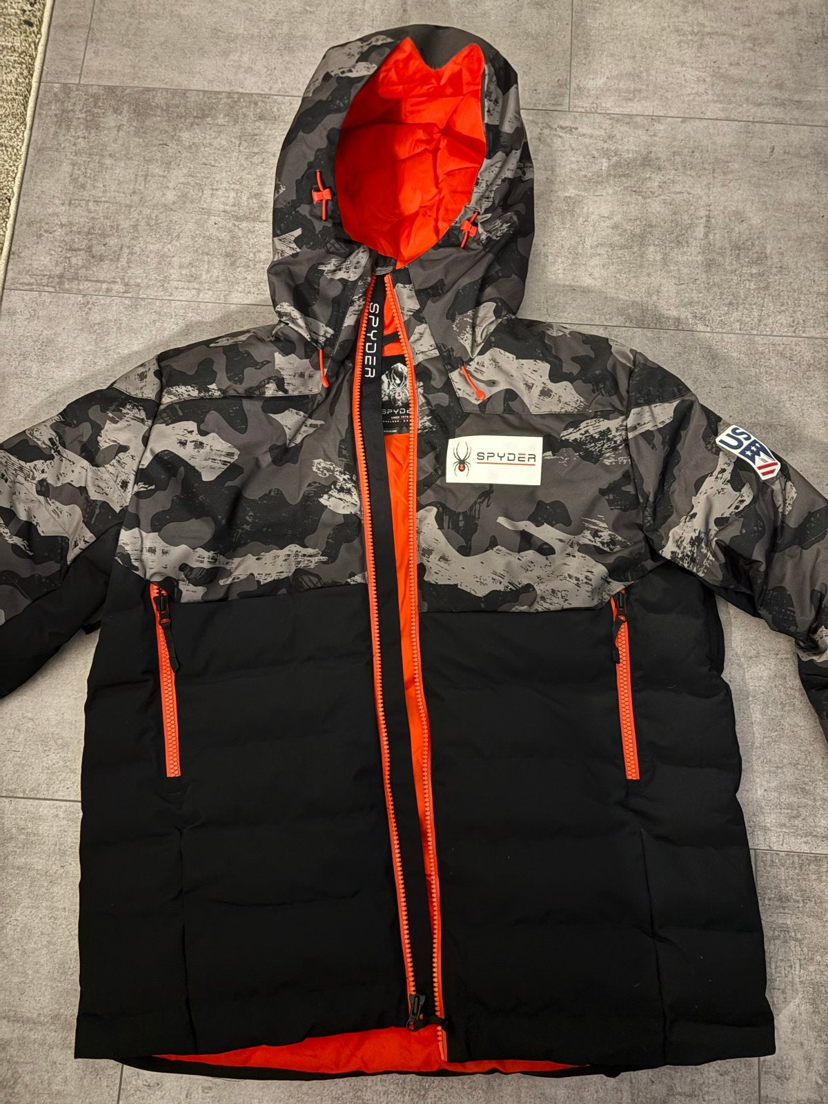 Spyder ski-jas camouflage/zwart - Maat XL, Kleding | Dames, Wintersportkleding, Nieuw, Jack, Maat 46/48 (XL) of groter, Ophalen of Verzenden