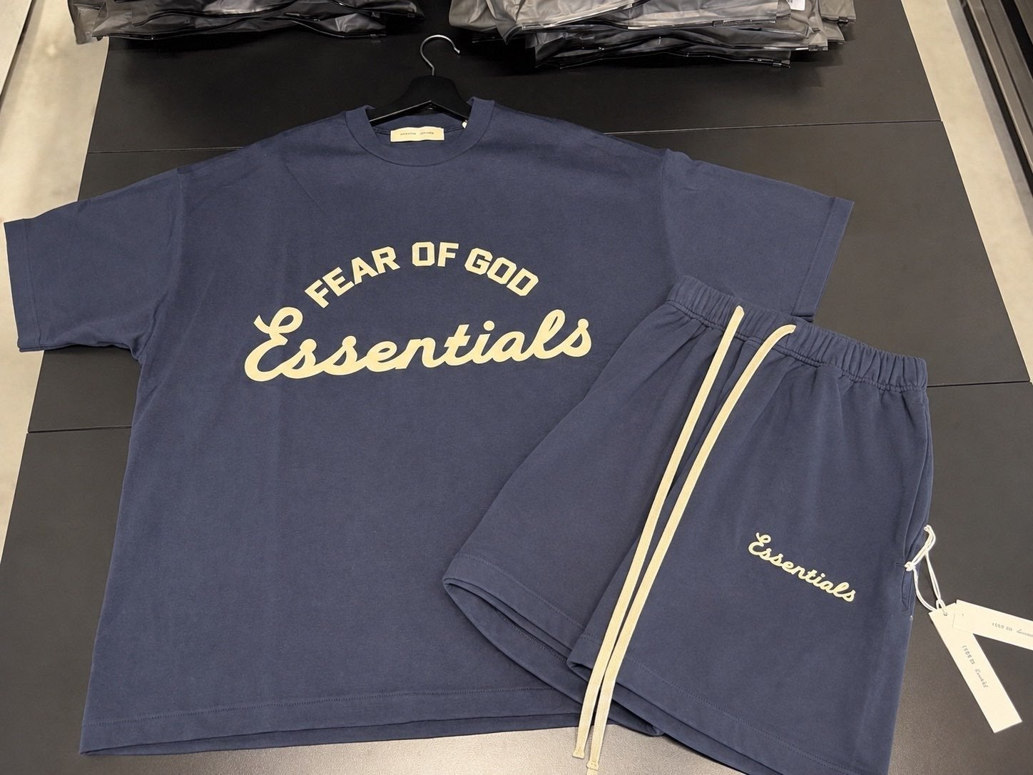 Fear of God Essentials T-shirt en Short Set, Meerkleurig, Nieuw, Overige maten, Ophalen of Verzenden