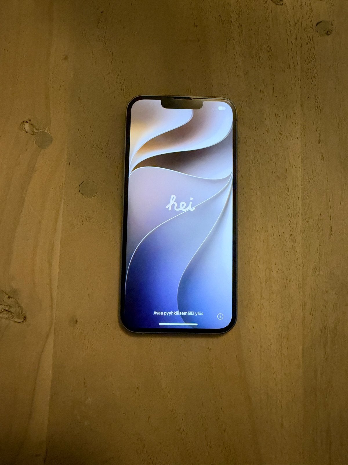Foto 3 van iPhone 14 Lavendel - Zo goed als nieuw