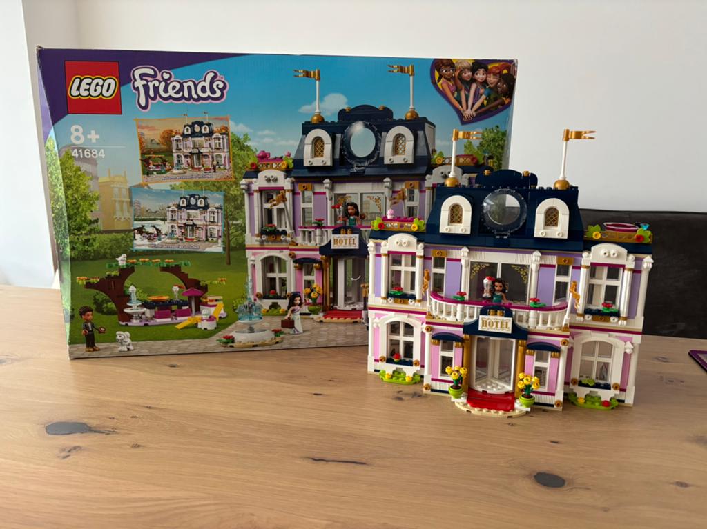 Lego friends hotel 41684, Ophalen, Zo goed als nieuw