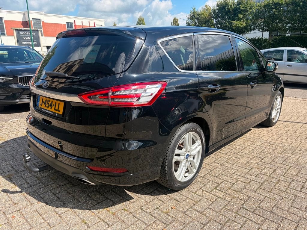 Ford S-Max 2.0 Vignale 7p Automaat, Pano, Trekhaak, PDC, Cli, Auto's, Ford, Automatische klimaatregeling, Euro 6, 4 cilinders