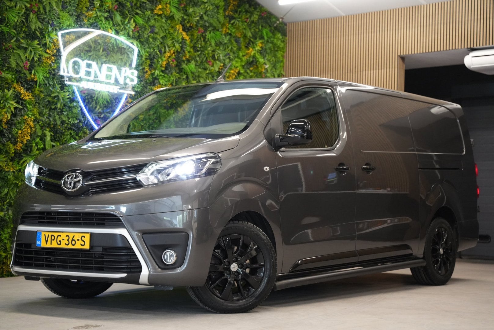 Toyota PROACE Worker 2.0 D-4D Black Line Long Automaat / 3-Z, Auto's, Dealer onderhouden, Stof, Gebruikt, 4 cilinders