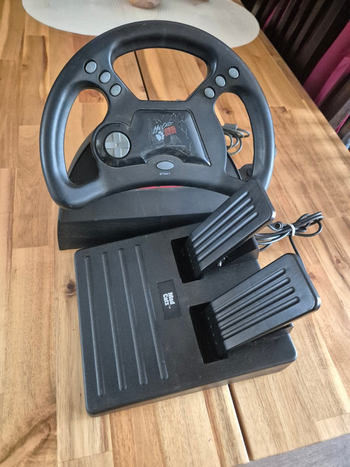 Mad Catz Racestuur met pedalen voor Sega Saturn, Racestuur, Gebruikt, Xbox, Overige merken
