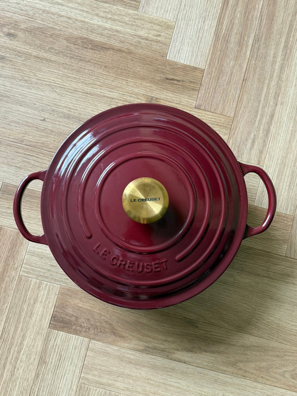 Le Creuset Signature Marmite Garnet 26cm, Ophalen of Verzenden, Zo goed als nieuw, Gietijzer