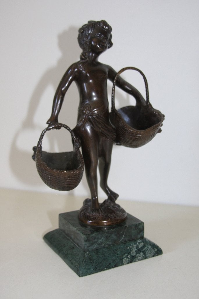 Suzanne Bizard bronzen beeld op marmeren sokkel, Ophalen, Overige onderwerpen, Brons, 20 - 50 cm