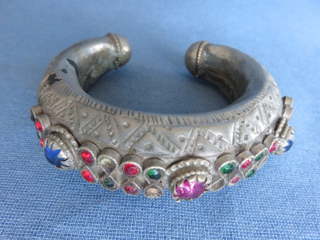 Kuchi armband met glas inleg – Himalaya gebergte - 20e eeuw, Ophalen of Verzenden, Gebruikt, Zilver, Overige materialen