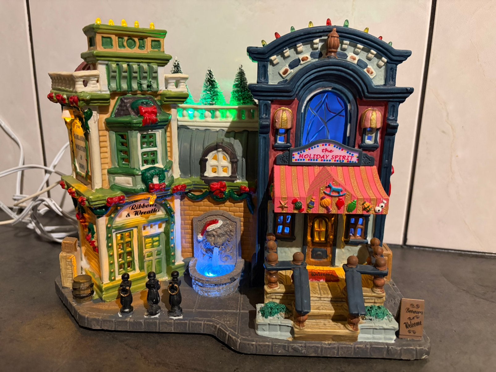 Lemax Holiday Treasure Christmas Shops, Ophalen of Verzenden, Gebruikt