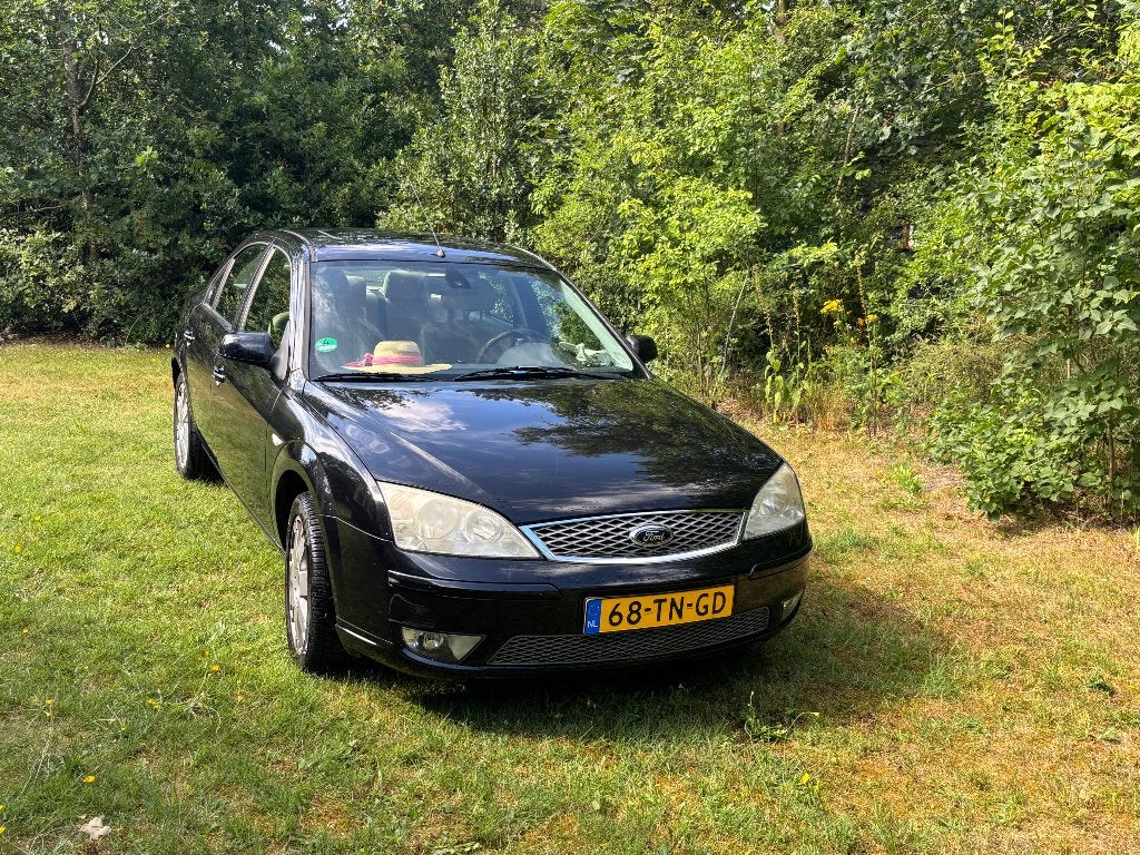 Ford Mondeo 2.0 16V 107KW Sedan 2006 Zwart, Auto's, 145 pk, 1800 kg, 680 kg, 4 cilinders