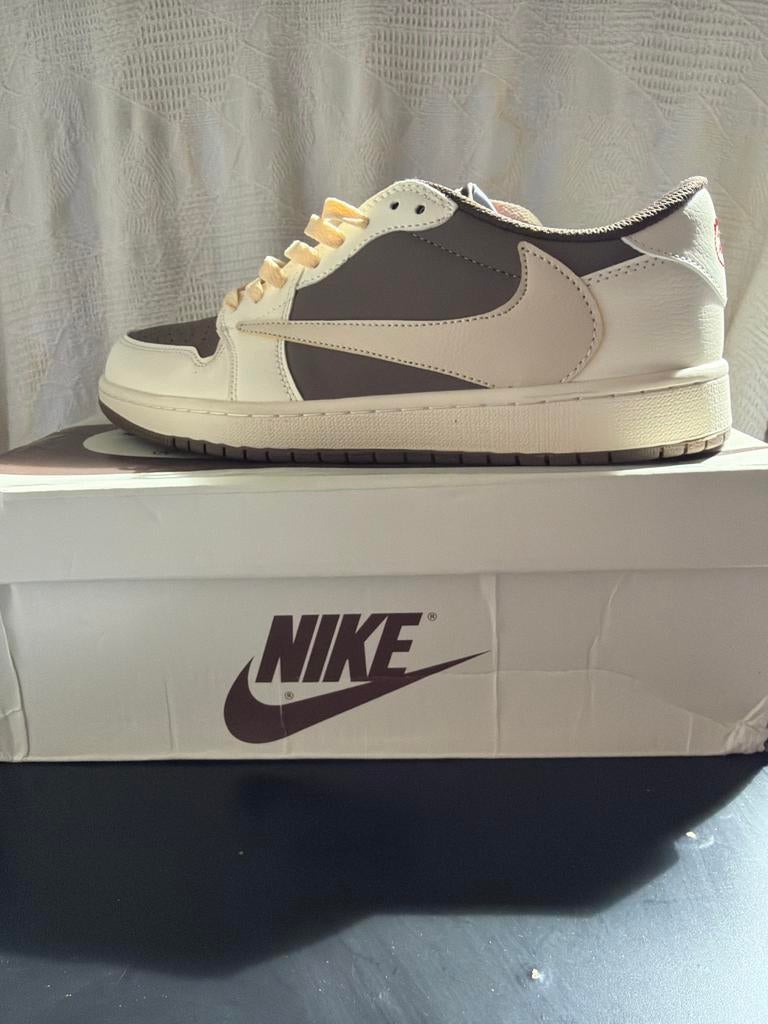Nike Air Jordan 1 Low Travis Scott Reverse Mocha maat 45, Kleding | Heren, Schoenen, Nieuw, Sneakers of Gympen, Bruin, Ophalen of Verzenden