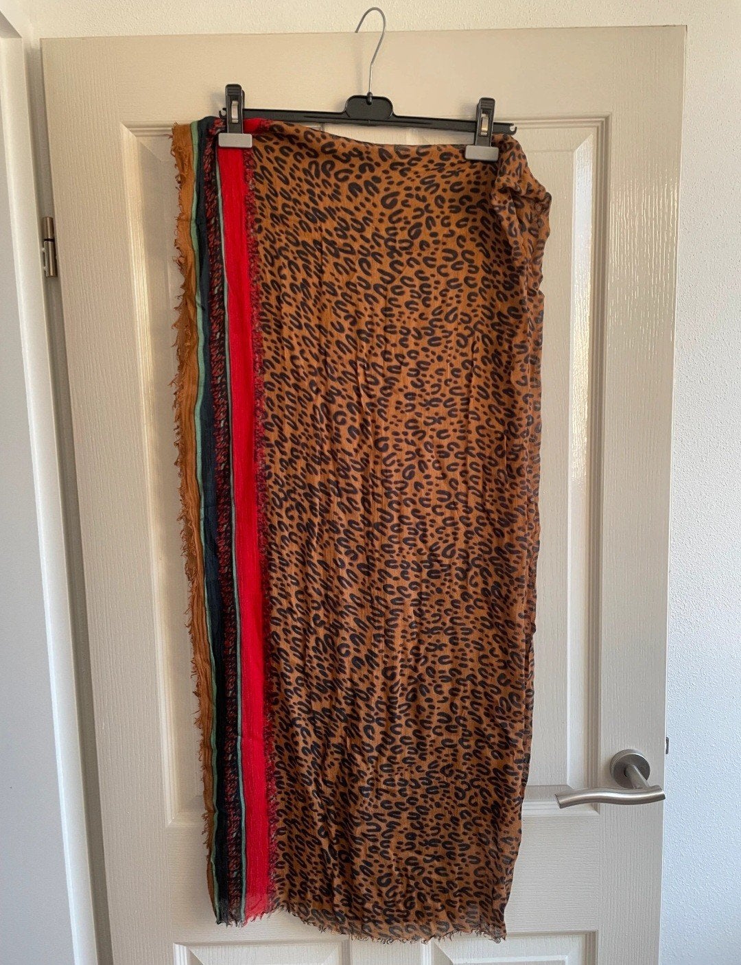 Soepele lange sjaal. 105 x 210 cm. Nieuw!, Ophalen of Verzenden, Nieuw, Sjaal
