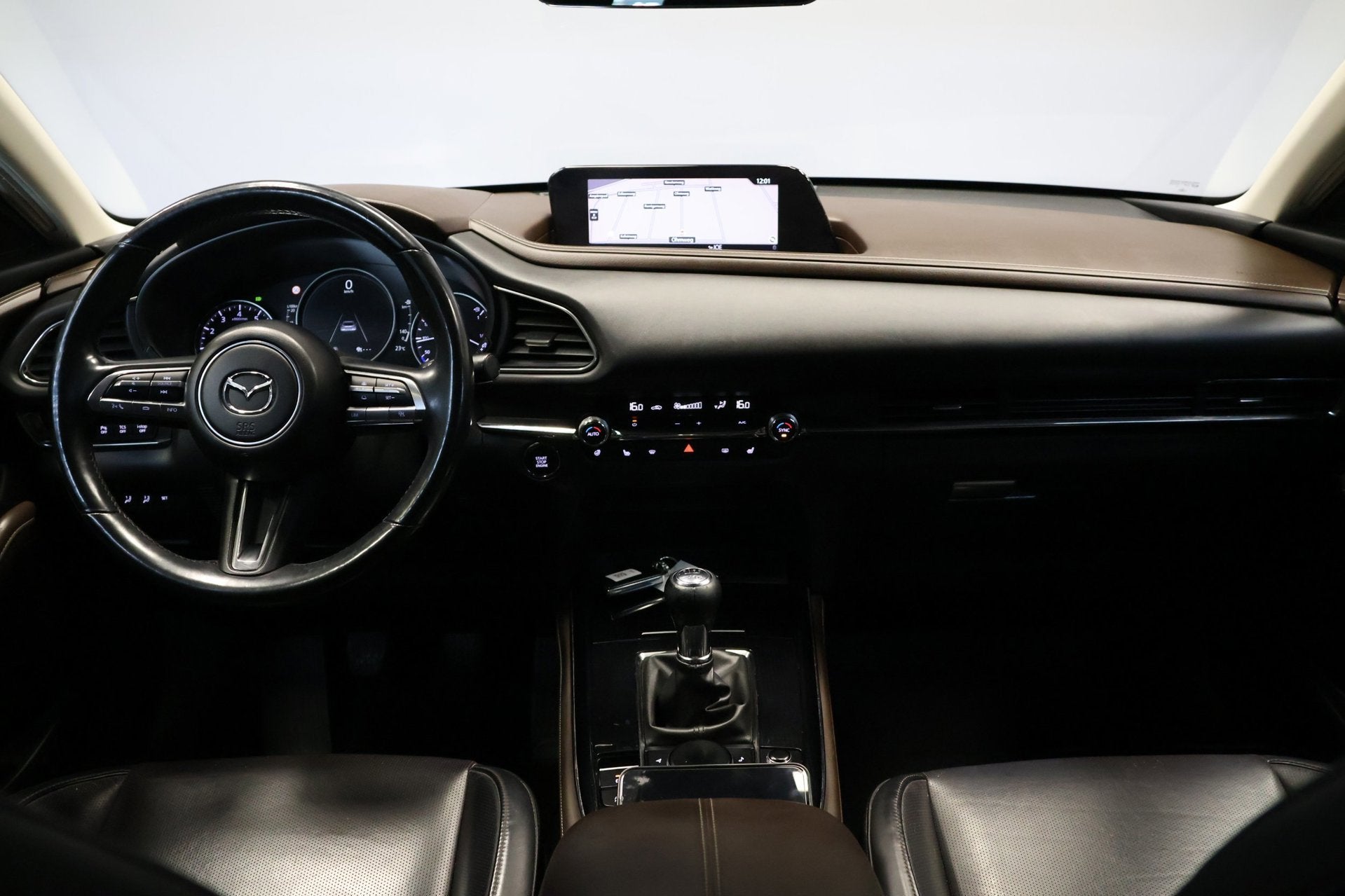 Foto 3 van Mazda CX-30 2.0 e-SkyActiv-X M Hybrid Luxury |HUD|Leder|Carp