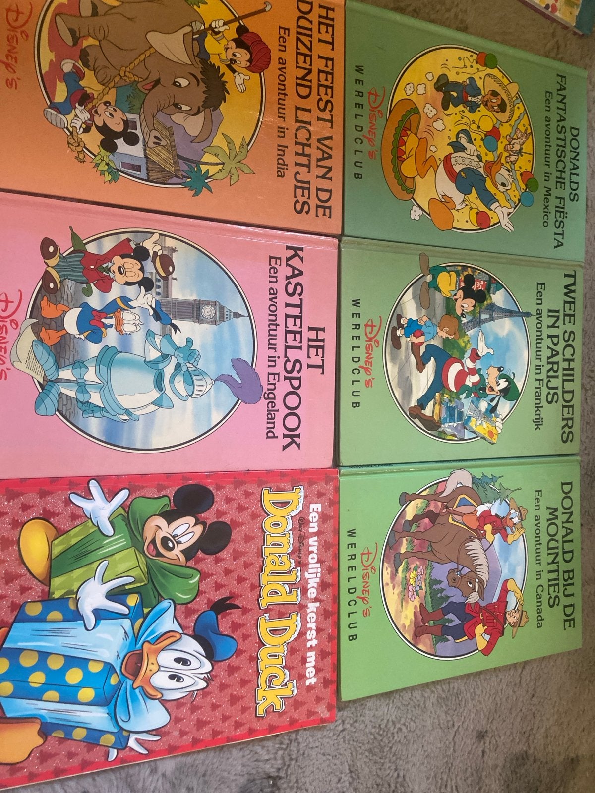 Disney's Wereldclub Boeken - 6-delige set, Verzamelen, Ophalen of Verzenden, Mickey Mouse, Gebruikt, Papier, Kaart of Schrift
