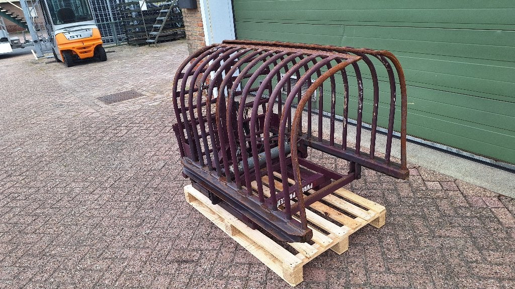 Mestklem voor paardeboxen Purple Packer, H.O.Albert Ale Slotema, Albert@hoaas.nl, Industriepark 2a 9351PA Leek, Stalling