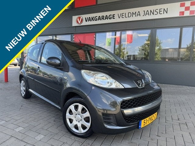Peugeot 107 1.0-12V SUBLIME 5-DRS. + AIRCO (bj 2010), Auto's, Stof, Gebruikt, Metallic lak, 4 stoelen