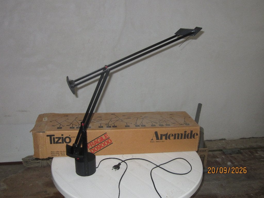 Designer lamp Tizio van Artemide, Huis en Inrichting, Ophalen, Bureaulamp, Gebruikt, Zwart
