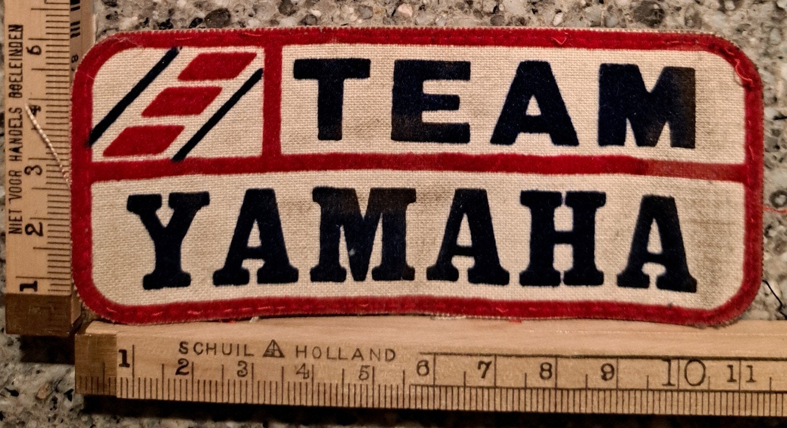 Vintage geborduurde stoffen badge patch Team Yamaha, Ophalen of Verzenden, Gebruikt, Overige applicaties