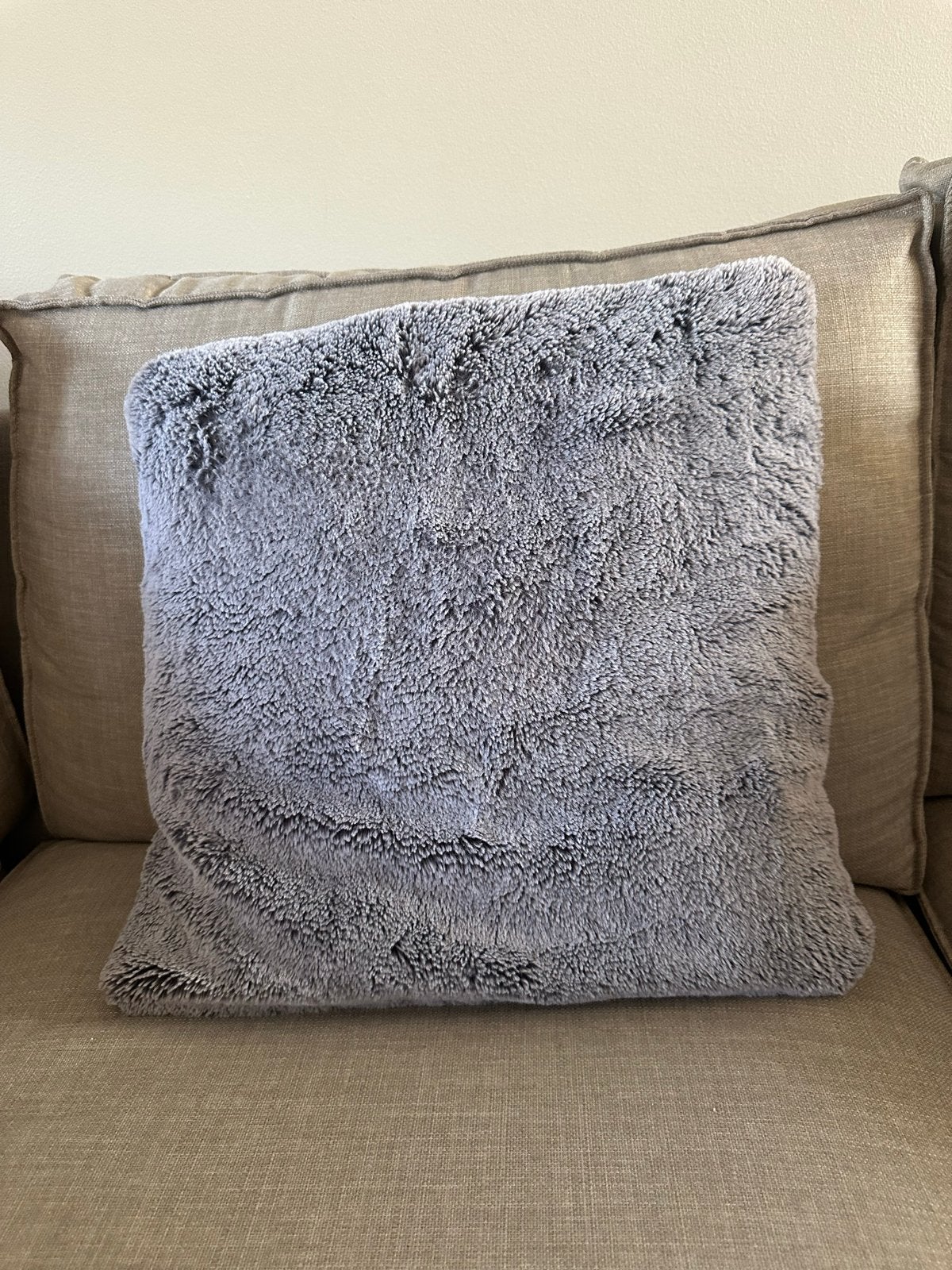 ZARA Home Sierkussen Grijs 45x45cm, Huis en Inrichting, Overige merken, Vierkant, Ophalen of Verzenden, Zo goed als nieuw