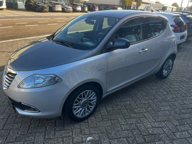 Lancia Ypsilon 0.9 TwinAir Platinum nap, Auto's, Voorwielaandrijving, 86 pk, Gebruikt, Leder en Stof