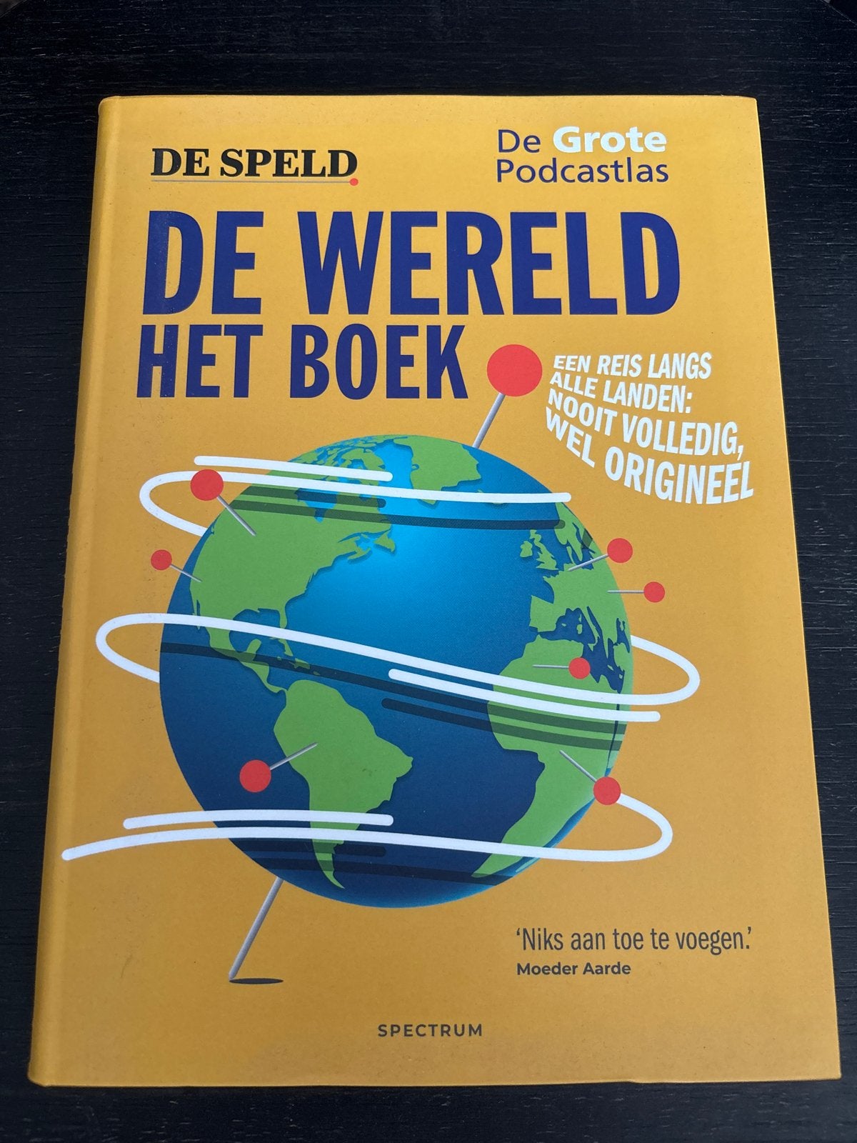 De Wereld Het Boek - De Grote Podcastlas, Overige merken, Europa, Ophalen of Verzenden, Zo goed als nieuw