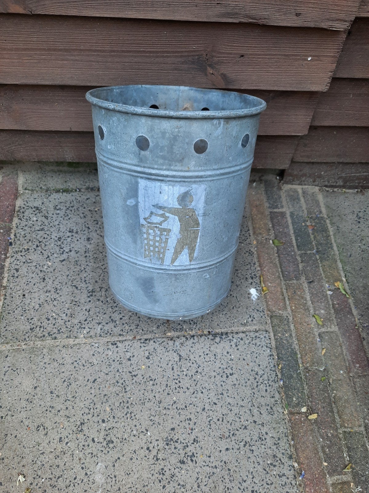 Oude zinken hangende prullenbak, Tuin en Terras, Ophalen, Gebruikt