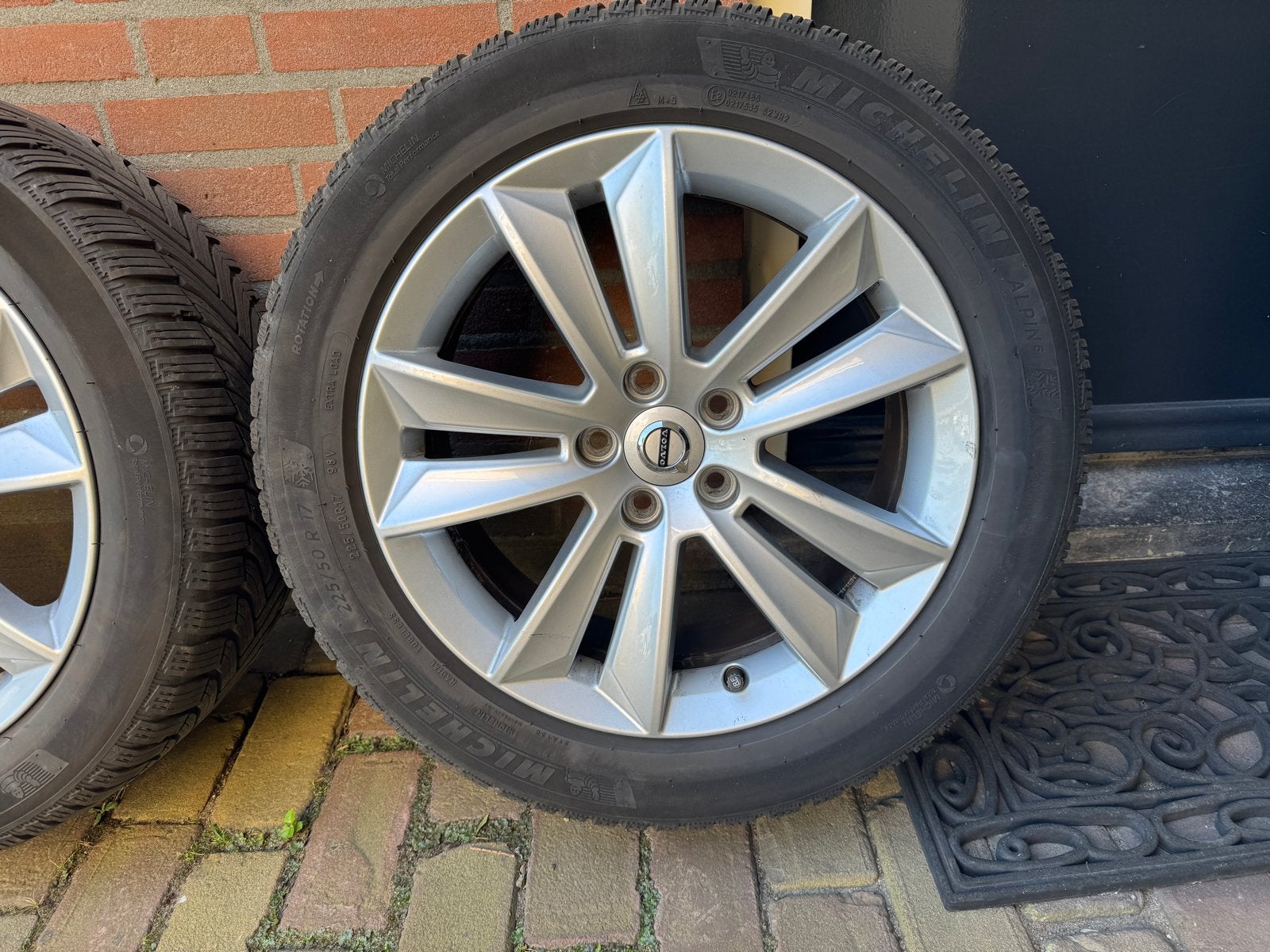 Volvo 17 inch velgen met Michelin winterbanden 225/50 R17, Ophalen, Gebruikt, Banden en Velgen, 17 inch