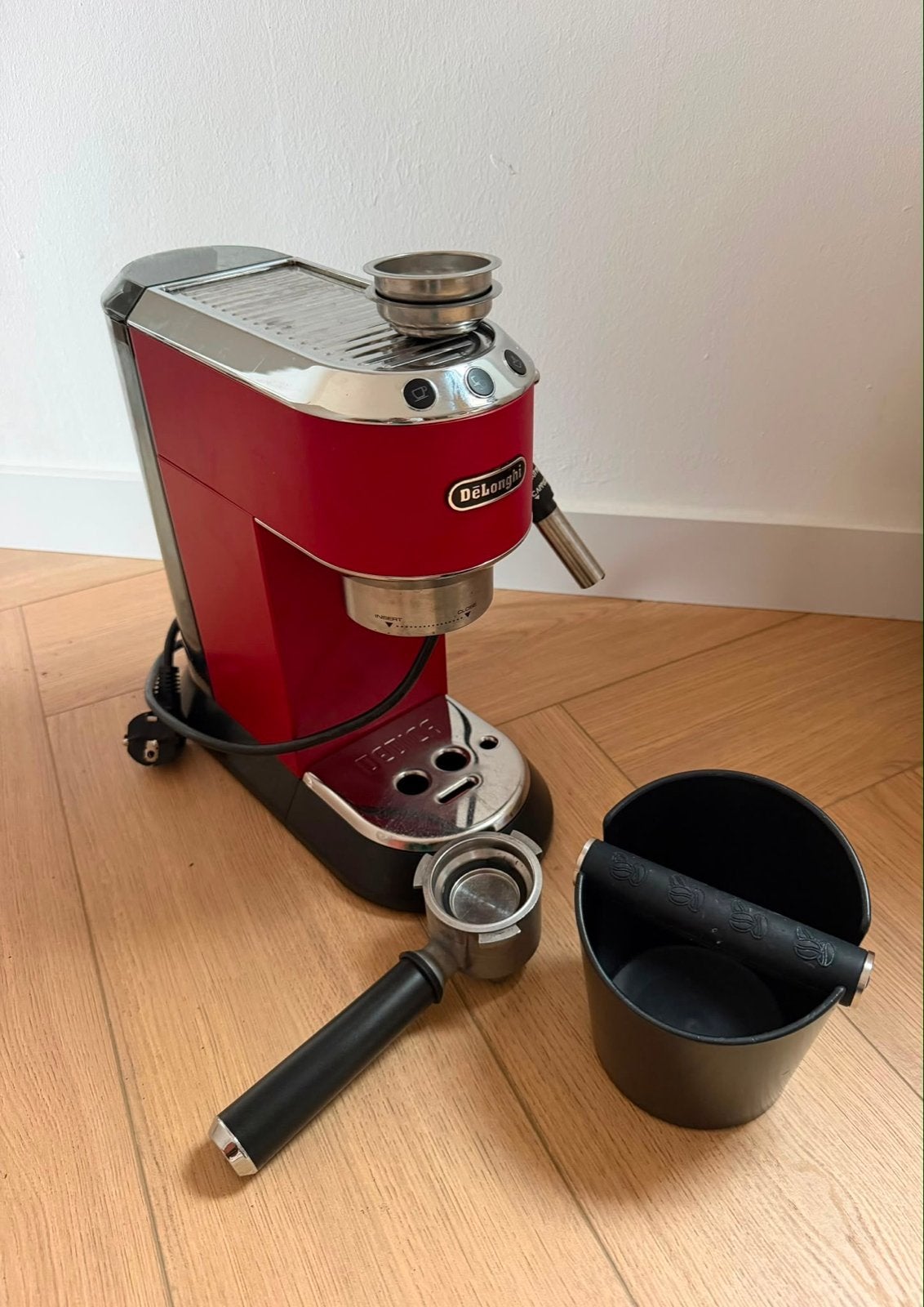 De'Longhi Dedica Style Espressomachine met bonenmaler, Witgoed en Apparatuur, Stoompijpje, Gebruikt, Espresso apparaat, Koffiebonen