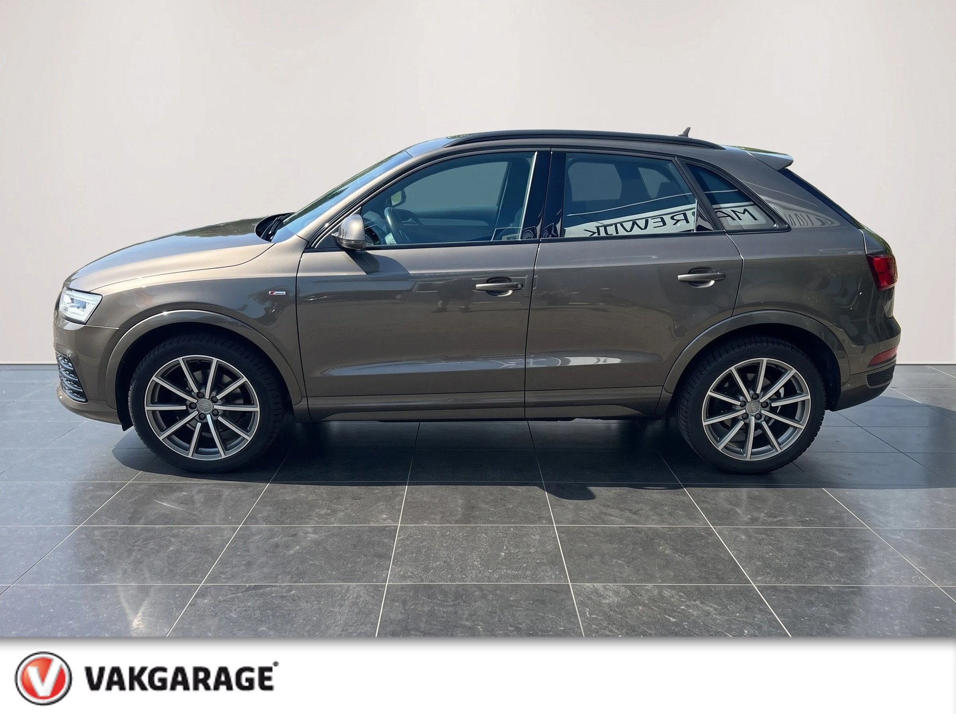 Audi Q3 2.0 TFSI quattro Sport Pro Line S, Auto's, Gebruikt, 4 cilinders, 14 km/l, Bedrijf