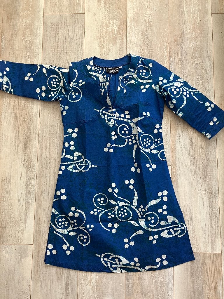 Bijzondere blauwe batik tuniek uit Skye, Kleding | Dames, Ophalen of Verzenden, Nieuw, Maat 36 (S), Blauw