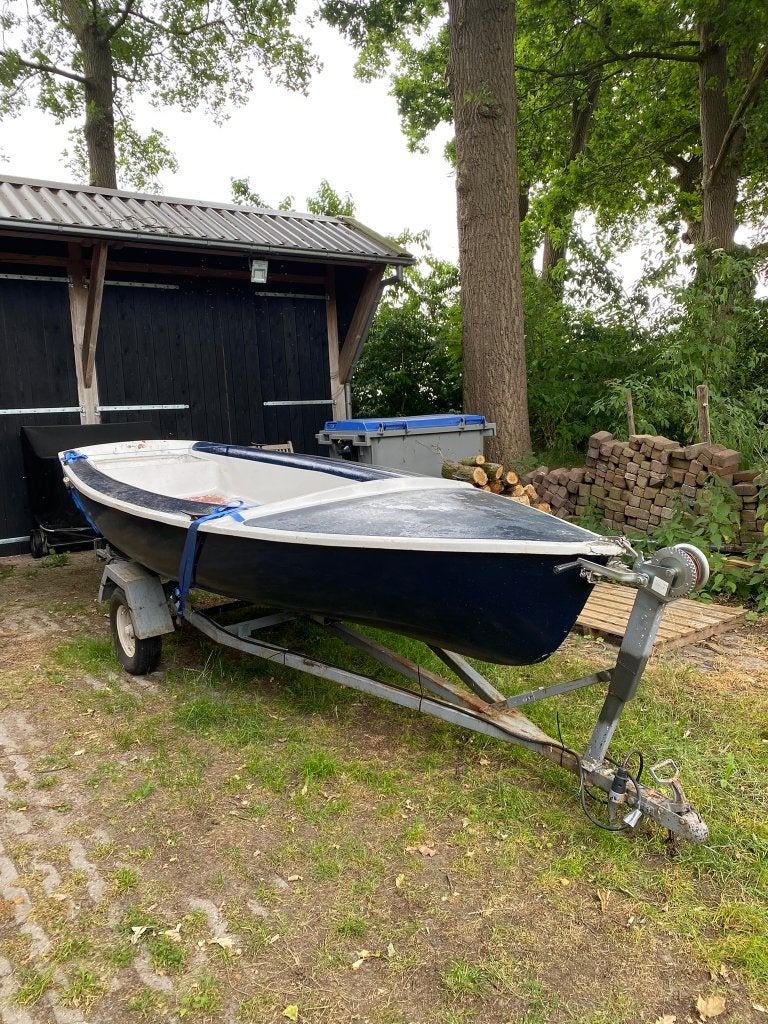 Boot 4,5m met buitenboordmotor en trailer, Ophalen, Gebruikt