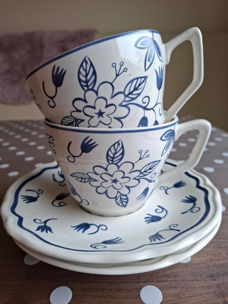 Ikea theekop en schotel met Scandinavische print, Huis en Inrichting, Ophalen of Verzenden, Zo goed als nieuw, Overige stijlen