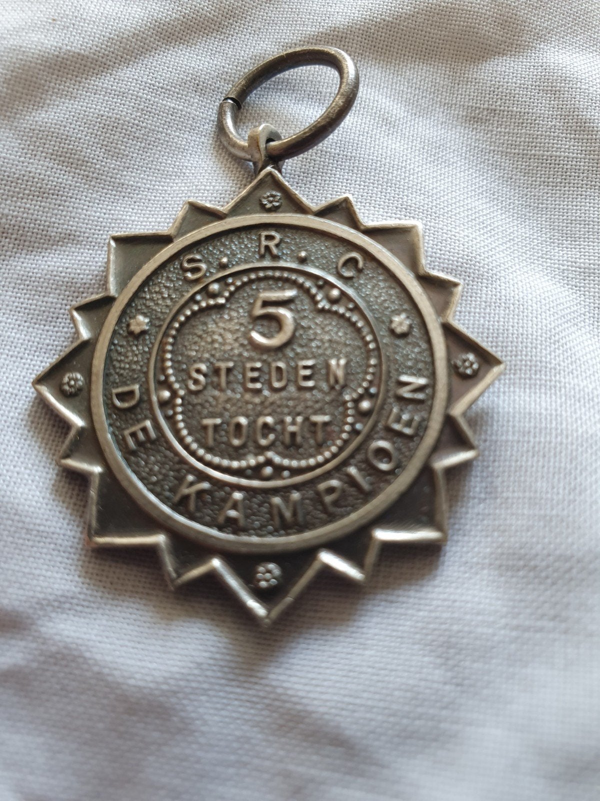 medaille src scheveningse renners club 1952, Postzegels en Munten, Ophalen of Verzenden, Overige materialen, Nederland