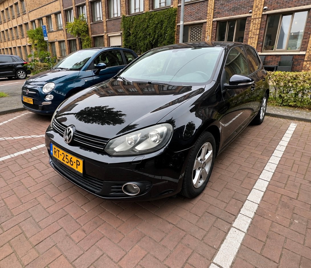 Volkswagen Golf 1.4 TSI 90KW DSG 2010 Zwart Park assist, 4 cilinders, 1216 kg, Geïmporteerd, 1300 kg