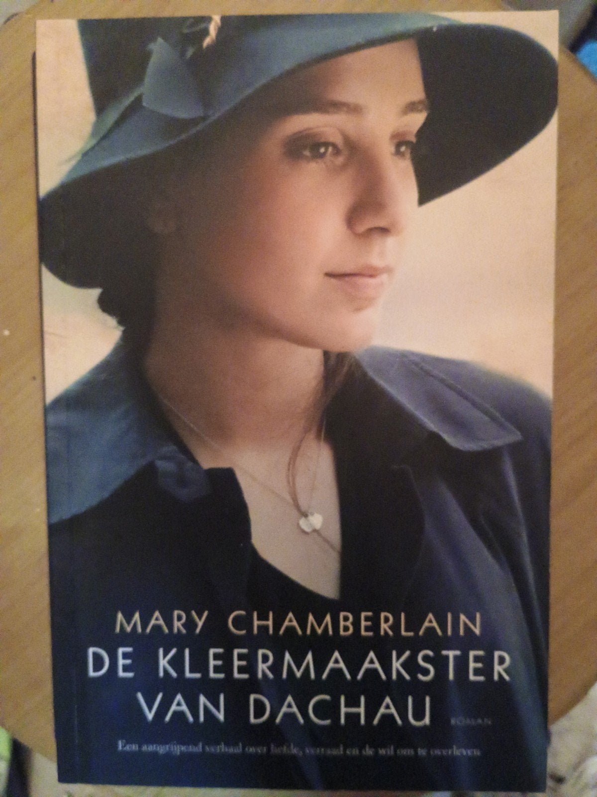 Mary Chamberlain - De kleermaakster van Dachau, Ophalen of Verzenden, Zo goed als nieuw, Mary Chamberlain