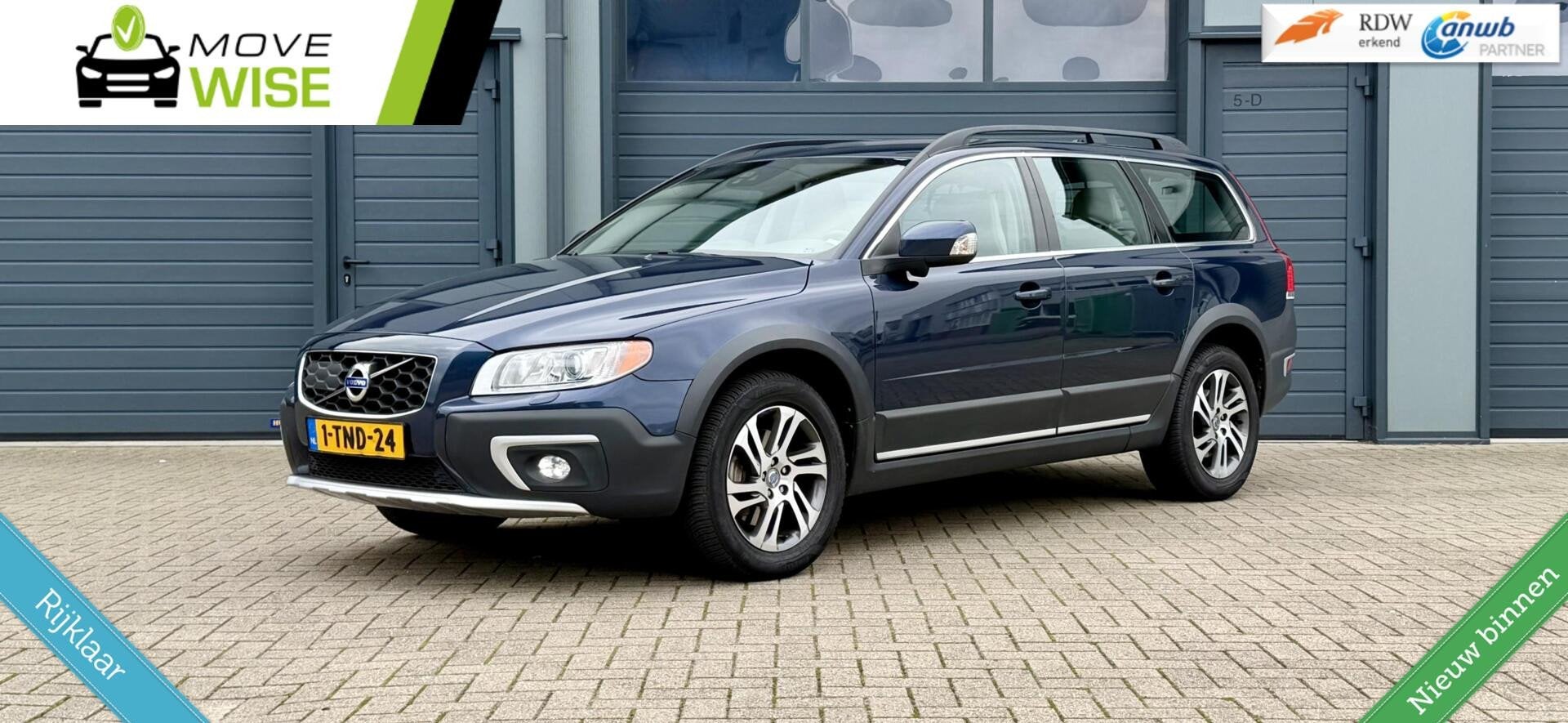 Volvo XC70 2.0 T5 FWD 245pk Nordic+ | UNIEK | Trekhaak | Mot, Auto's, Dealer onderhouden, 15 km/l, 4 cilinders, 1969 cc