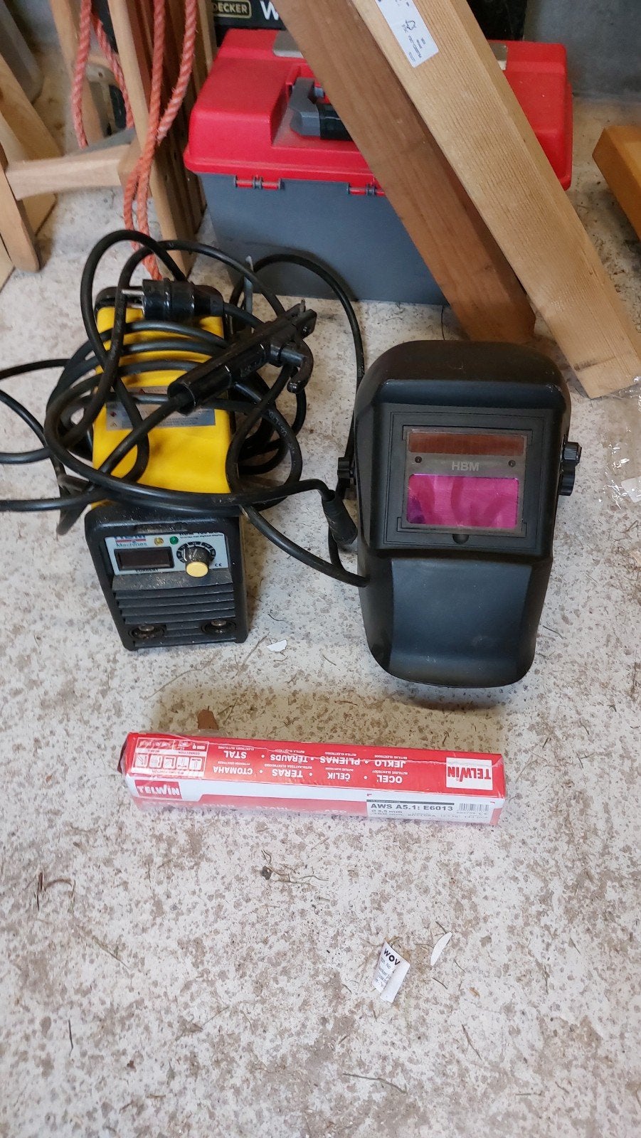 HBM 160 MOS Inverter lasapparaat met laskap en elektroden, Doe-het-zelf en Verbouw, Ophalen of Verzenden, Gebruikt, 150 tot 250 ampère