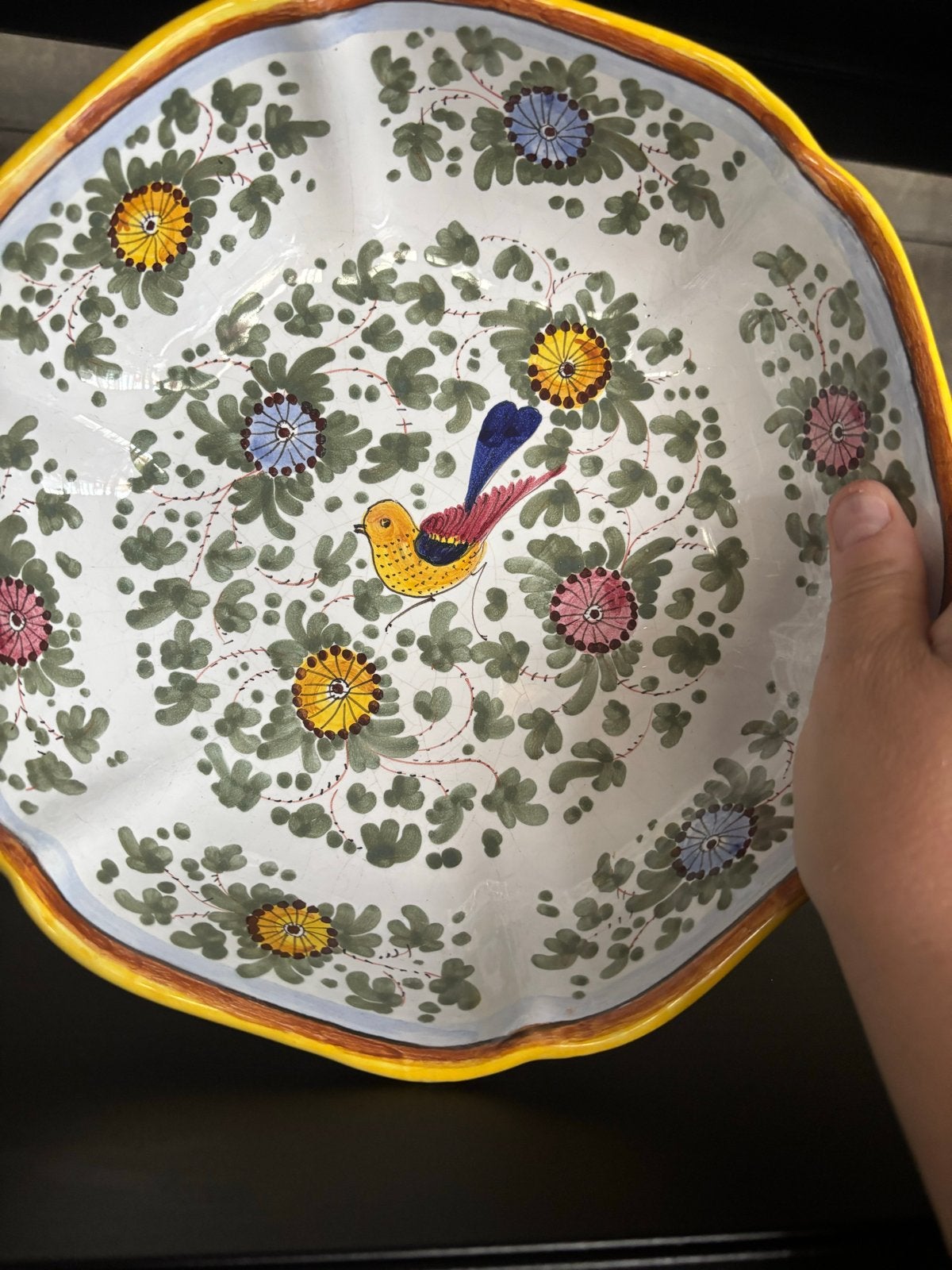 Handgeschilderde Italiaanse schaal met vogel en bloemen, Ophalen of Verzenden