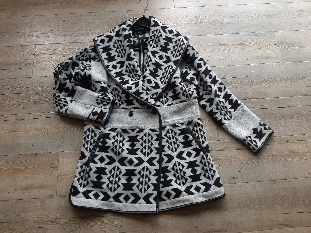 prachtige aparte jas / dik vest jas Dept maat L - tussenjas, Kleding | Dames, Jassen | Winter, Ophalen, Maat 42/44 (L), Zo goed als nieuw