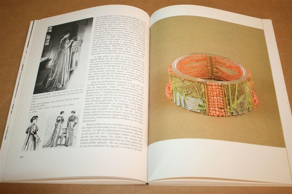 Art Nouveau België — Europalia 80, 150 Jaar Onafhankelijk, Boeken, Kunst en Cultuur | Beeldend, Ophalen of Verzenden, Gelezen
