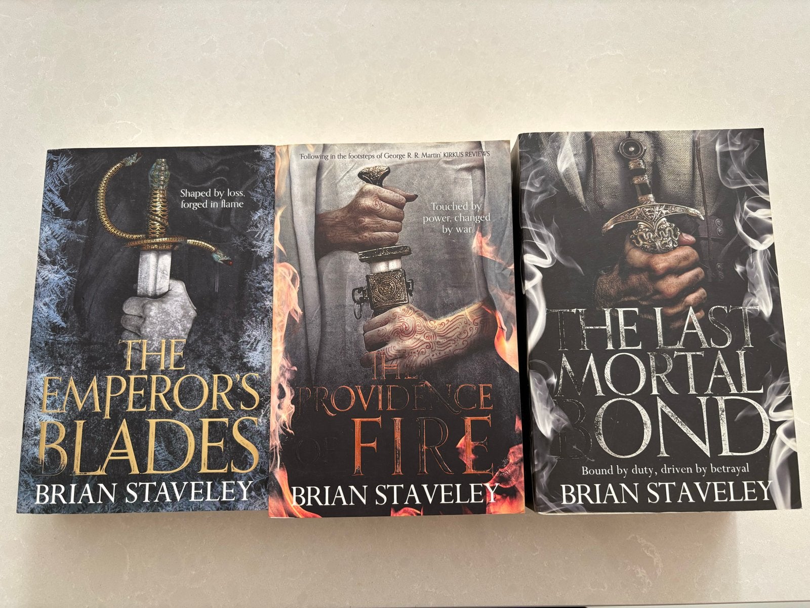Trilogie Chronicle of the Unhewn Throne (Engels), Ophalen of Verzenden, Zo goed als nieuw