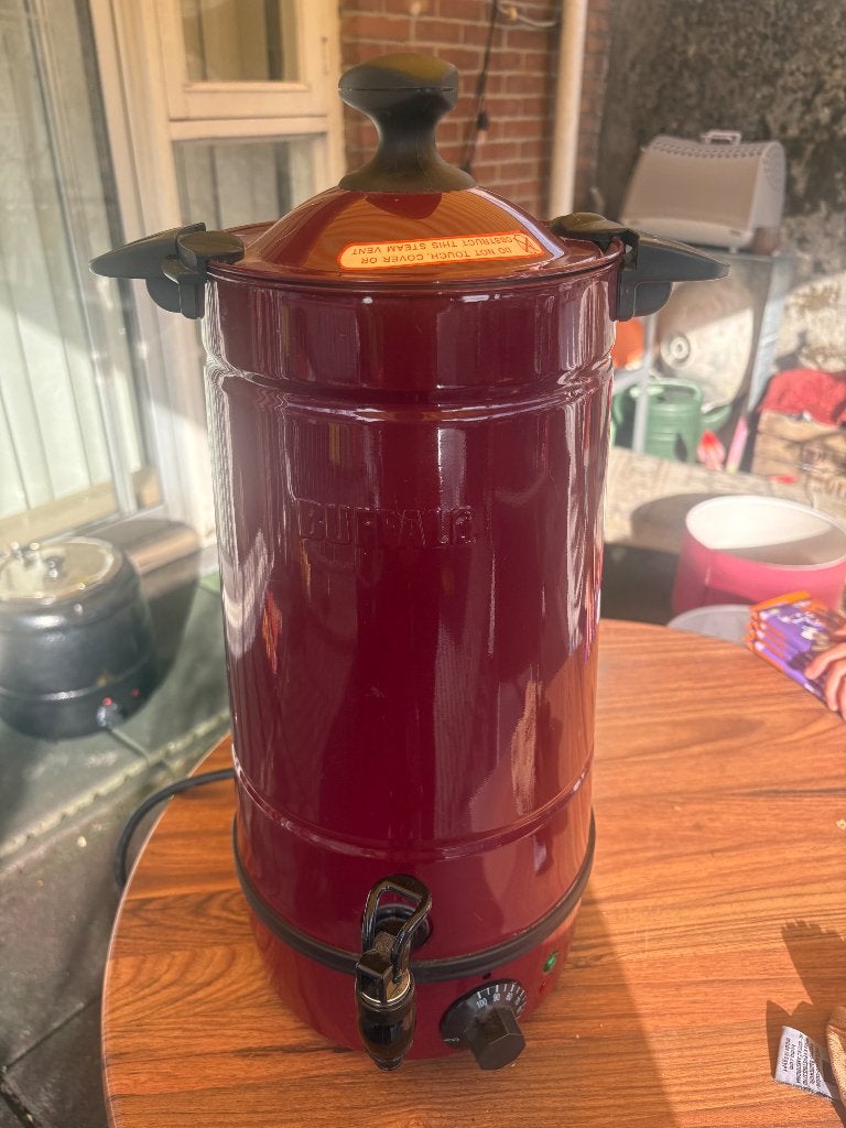 Buffalo 7L Verwarmde Drankendispenser – Rood, Ophalen, Zo goed als nieuw