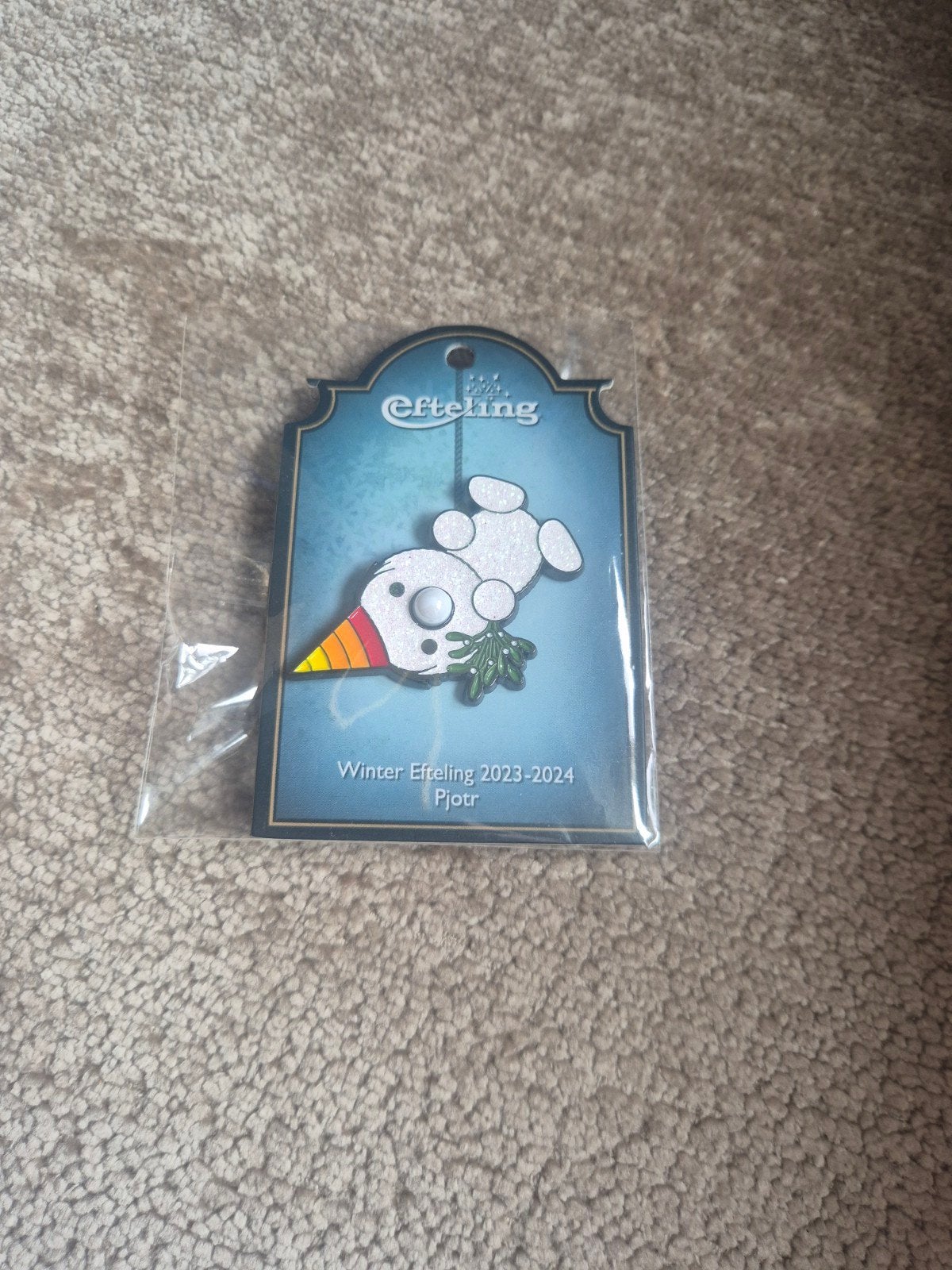 Efteling Pin Winter Pjotr 2023 / 2024, Ophalen of Verzenden, Nieuw, Button of Speldje