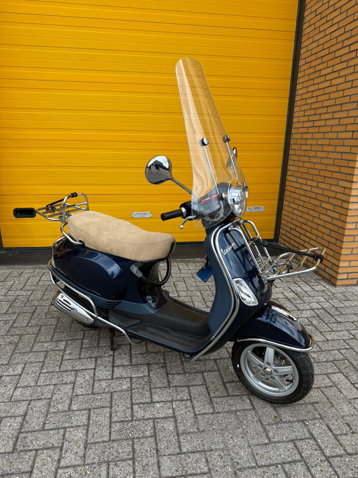 Vespa LX50T Blauw met stuurslot, windscherm en valbeugels, Ophalen, Zo goed als nieuw, Benzine