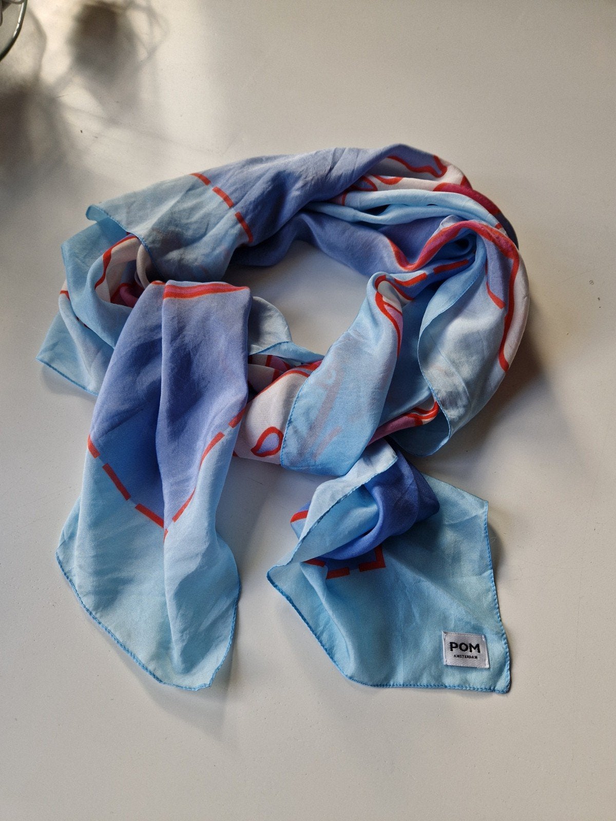 Nieuwe POM sjaal - Lichtblauw, Kleding | Dames, Maat 46/48 (XL) of groter, Nieuw, Ophalen of Verzenden, Sjaal
