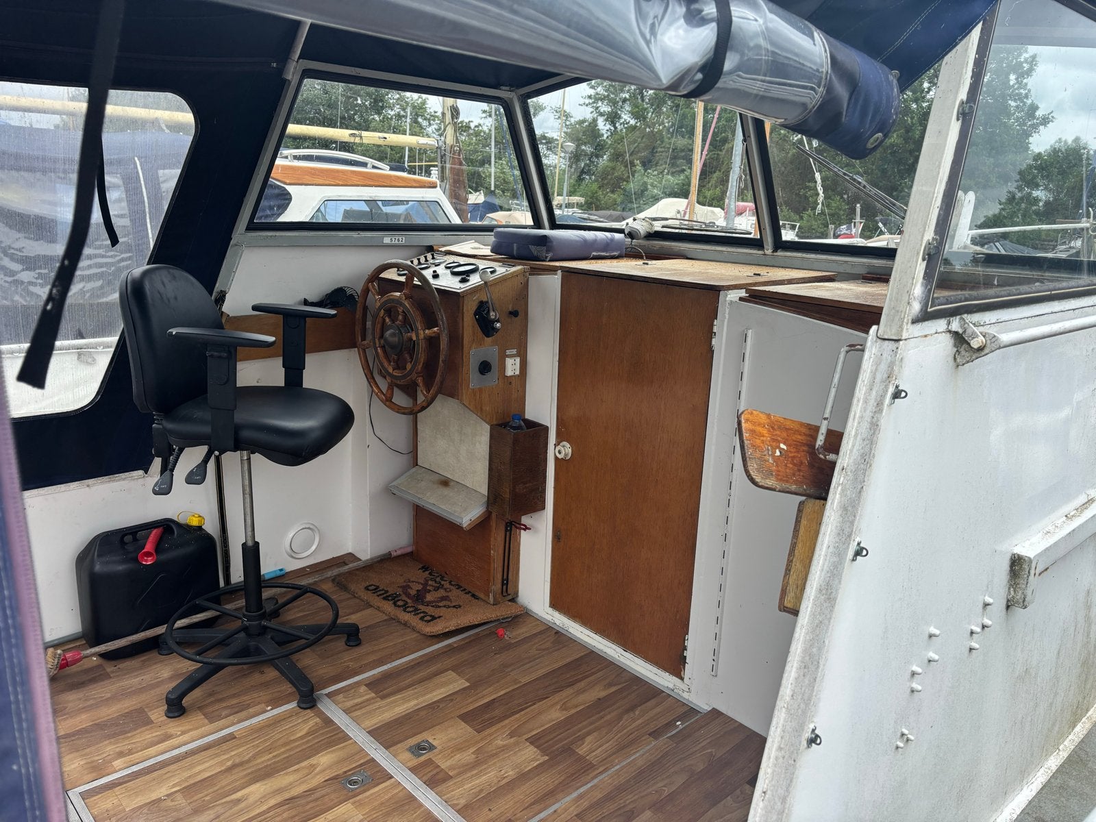 Doerak 7.80 - Ruime en comfortabele motorboot, Gebruikt, Binnenboordmotor, Keuken, Diesel