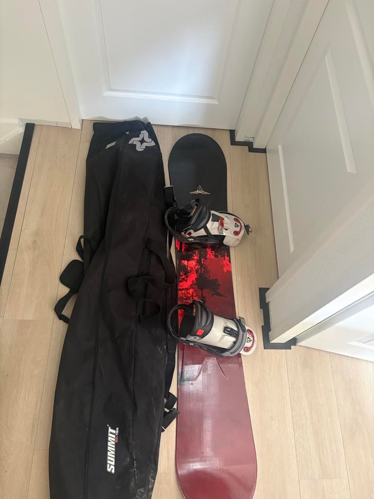 Snowboard met bindingen en tas - K2, Sport en Fitness, Ophalen of Verzenden, Gebruikt, Board