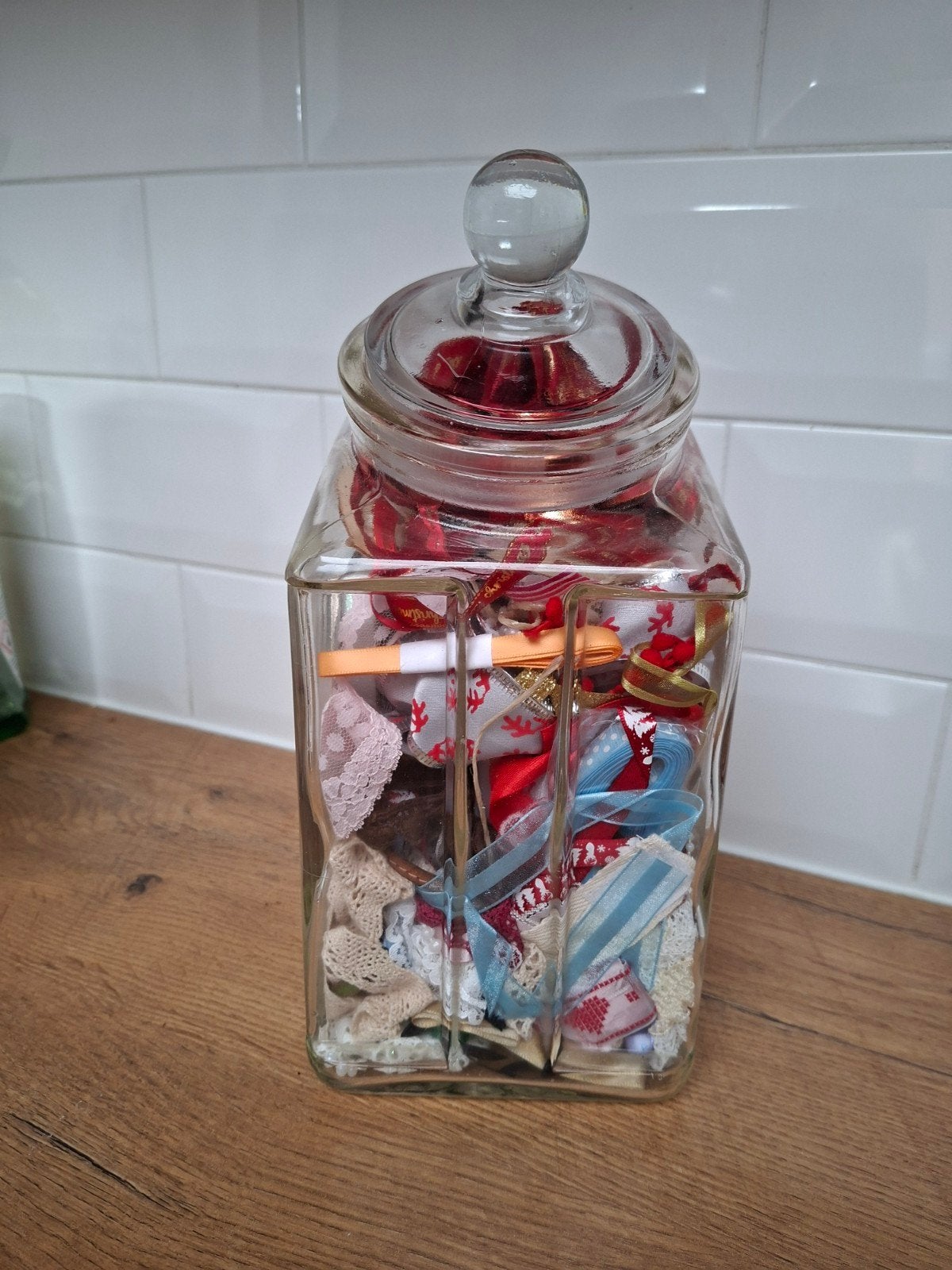 Pot met lintjes voor kaarten maken of andere hobby, Ophalen, Gebruikt, Textiel, Meerkleurig