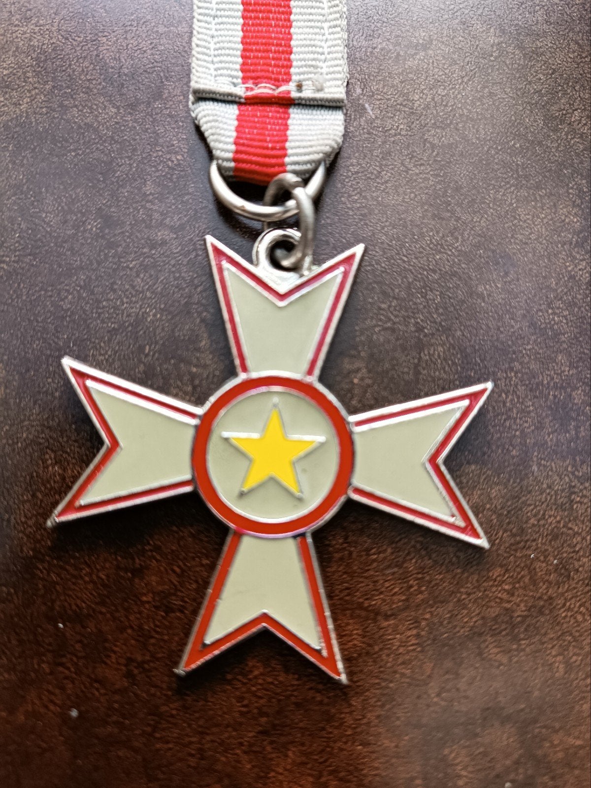 Albanese Orde van Skanderbeg - Communistische medaille, Verzamelen, Ophalen of Verzenden, Overige soorten, Overige gebieden, Lintje, Medaille of Wings
